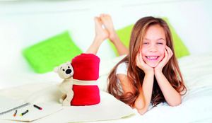 MANTA Fleece deken met beer - GiftRetail MO8252